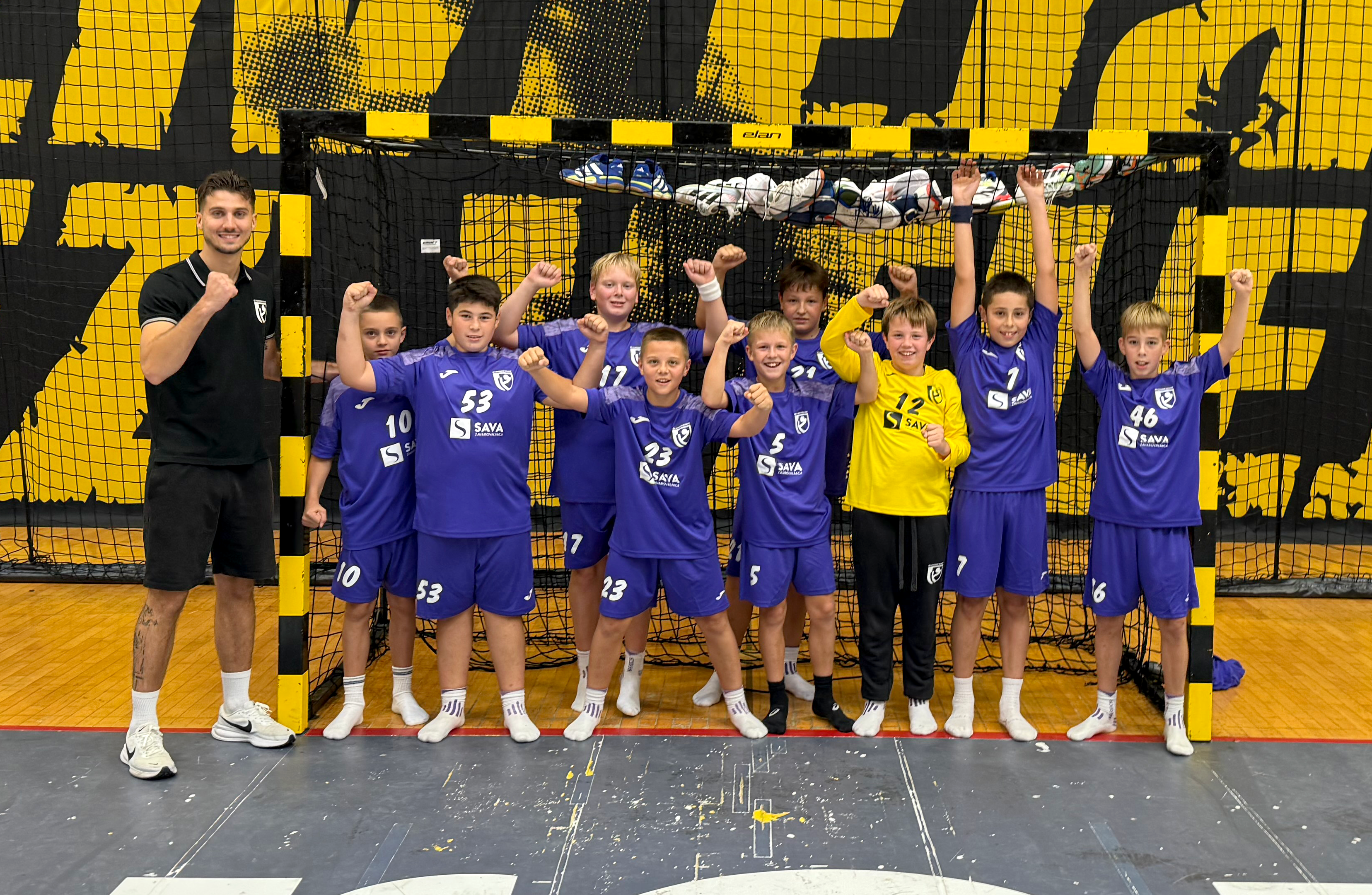 Ekipna fotografija: M12 – Mlajši dečki B